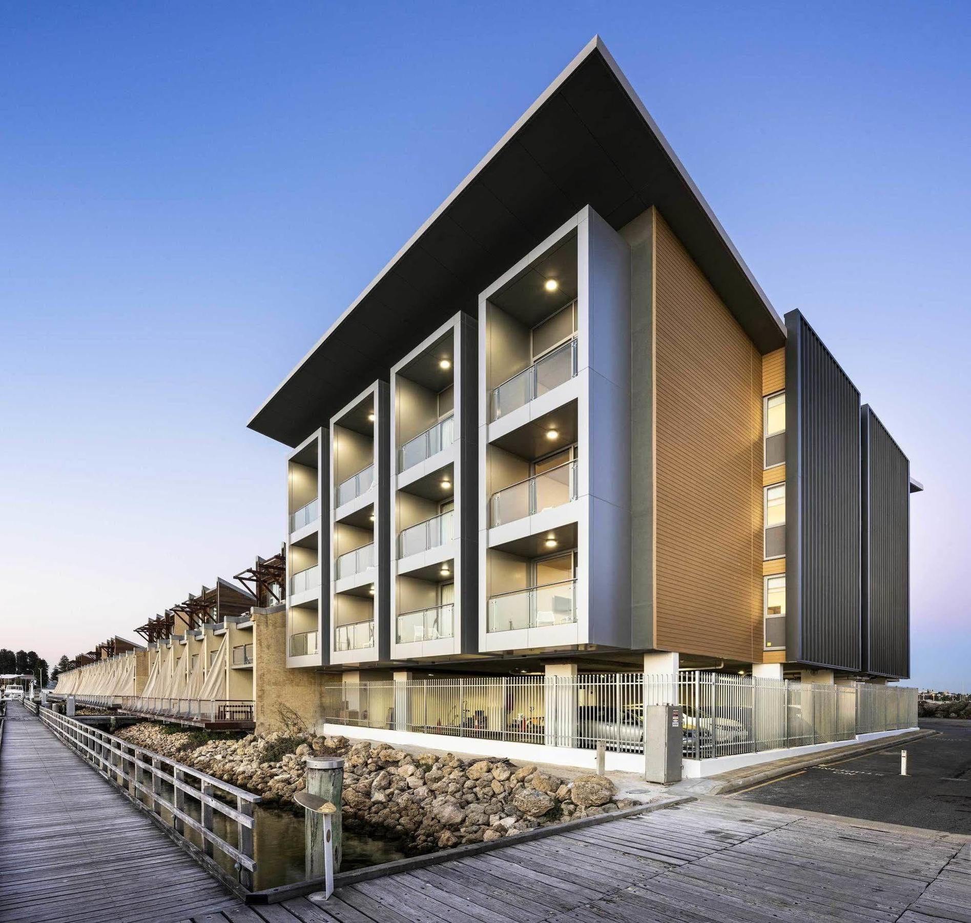 Be. Fremantle Aparthotel Exterior foto